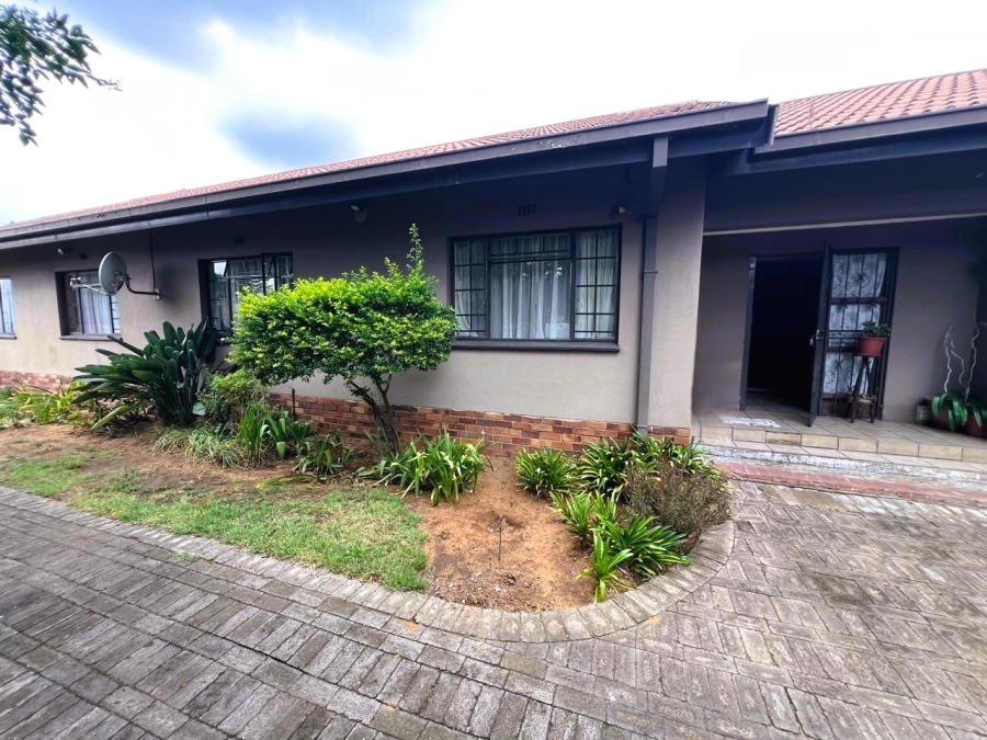 4 Bedroom Property for Sale in Vaalpark Free State